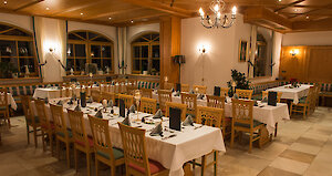 gemütlicher Speisesaal im Wellnesshotel Bayerischer Wald